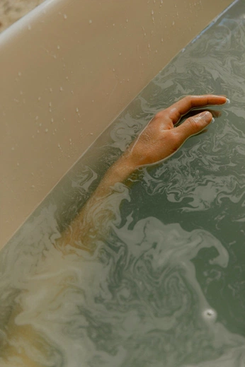 A cover of "Bath" cluster. The owner is primalpeak. The cluster consists of 4 elements.