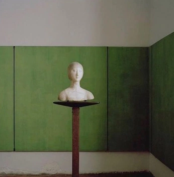 A cover of "art version" cluster. The owner is annoukkkc. The cluster consists of 13 elements.