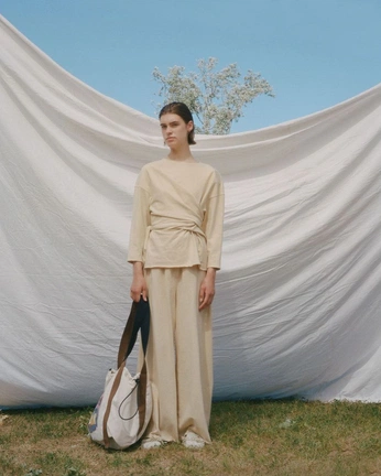 A cover of "silhouette" cluster. The owner is cucme. The cluster consists of 20 elements.