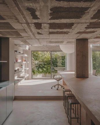 A cover of "Spaces" cluster. The owner is nikolous. The cluster consists of 2 elements.