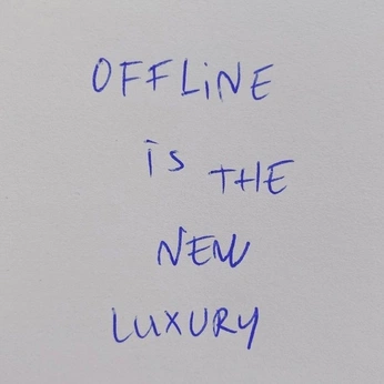 A cover of "quiet" cluster. The owner is saraineocity. The cluster consists of 33 elements.