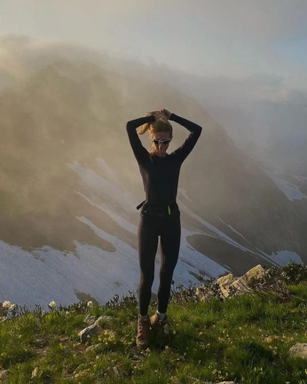 A cover of "Compas" cluster. The owner is mon.moon. The cluster consists of 2 elements.