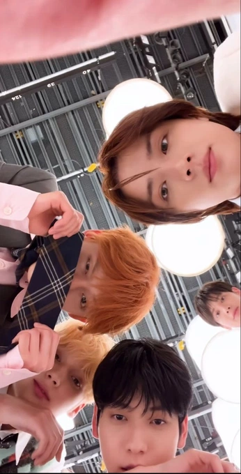 A cover of "txt" cluster. The owner is anayaau. The cluster consists of 15 elements.