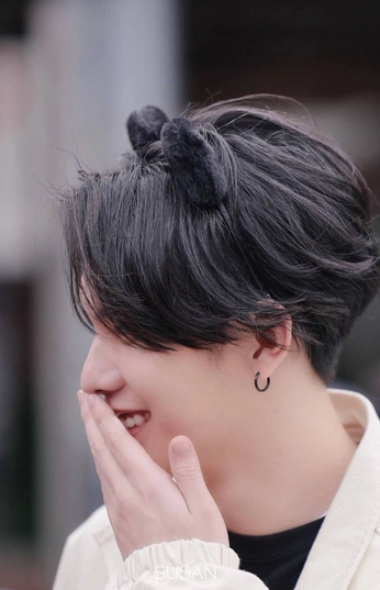 A cover of "YU" cluster. The owner is feralgremlin. The cluster consists of 92 elements.