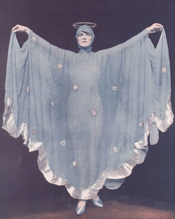 A cover of "Artsy" cluster. The owner is diana7. The cluster consists of 39 elements.