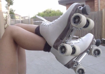 A cover of "sharp objects" cluster. The owner is ammacrellin. The cluster consists of 10 elements.