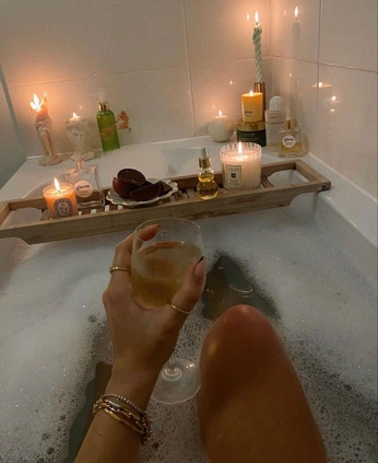 A cover of "Vibes" cluster. The owner is tsunamy. The cluster consists of 6 elements.