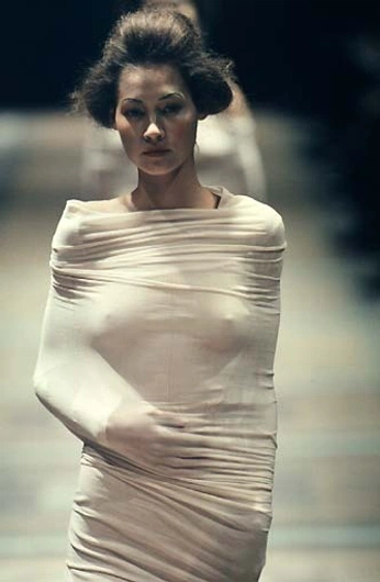 A cover of "FASHION" cluster. The owner is antoxlee. The cluster consists of 389 elements.