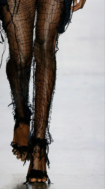 A cover of "CHC fashion show" cluster. The owner is applethoughts. The cluster consists of 117 elements.