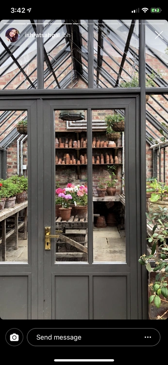 A cover of "Garden inspiration" cluster. The owner is rosaveldkamp. The cluster consists of 8 elements.