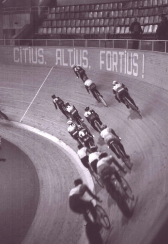 A cover of "bike" cluster. The owner is wchti. The cluster consists of 1 element.