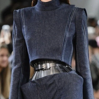 A cover of "White project" cluster. The owner is miuse. The cluster consists of 1 element.