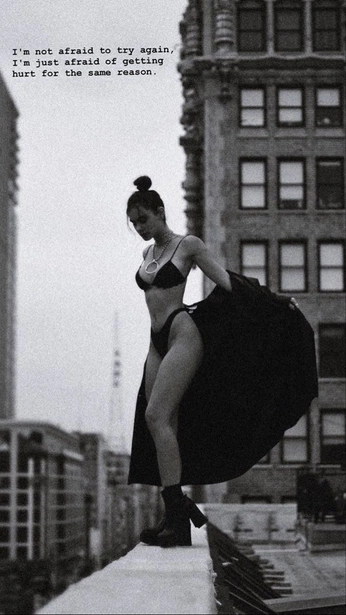 A cover of "SENSUAL" cluster. The owner is danielcenturion. The cluster consists of 23 elements.