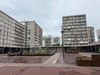 A cover of "CAFE POSTE SAINT GRATIEN" cluster. The owner is pinkwhale. The cluster consists of 1 element.