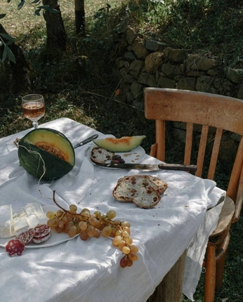 A cover of "Lea’s & Luu’s feasts" cluster. The owner is releonee. The cluster consists of 26 elements.