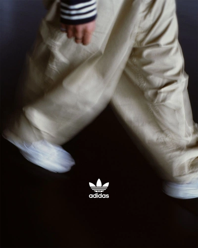 An image added by nabilettahir on Mar 14, 2024. May present: flash photography, gesture, sleeve, t-shirt, photograph.