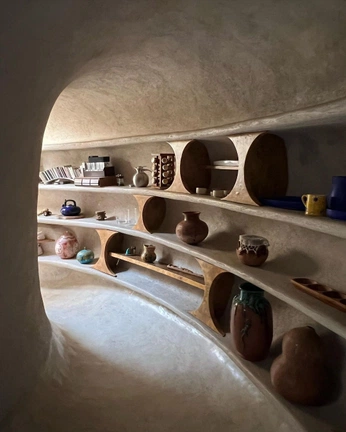 A cover of "Interior" cluster. The owner is teklocust. The cluster consists of 93 elements.