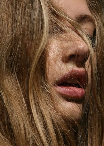 A cover of "to capture" cluster. The owner is francestharp. The cluster consists of 61 elements.