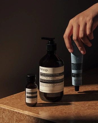 A cover of "Bottle" cluster. The owner is still.ness. The cluster consists of 12 elements.