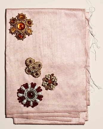 A cover of "holiday" cluster. The owner is alexareeder. The cluster consists of 16 elements.