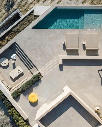 A cover of "SWIMMING POOLS" cluster. The owner is ingridnyc. The cluster consists of 60 elements.