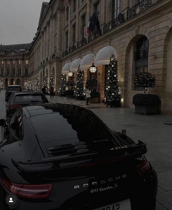 A cover of "Lifestyle" cluster. The owner is gabisoul. The cluster consists of 2 elements.