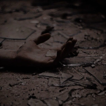 A cover of "Blitz" cluster. The owner is heatherx. The cluster description is "One final dance? Anything for the dearly departed". The cluster consists of 17 elements.