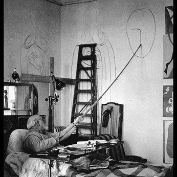 A cover of "essense" cluster. The owner is crystalmed. The cluster consists of 2 elements.