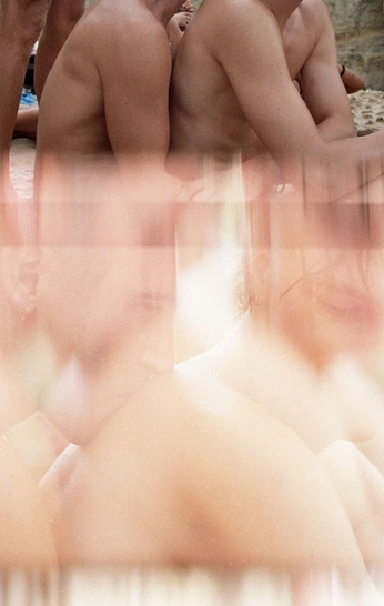 A cover of "Double exposure" cluster. The owner is isa.coca. The cluster consists of 2 elements.