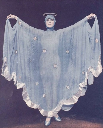 A cover of "Cloth" cluster. The owner is musante. The cluster consists of 12 elements.