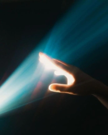 A cover of "Light" cluster. The owner is jonatasaraujo. The cluster consists of 4 elements.