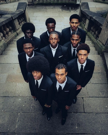 A cover of "Heroic" cluster. The owner is shema. The cluster consists of 12 elements.