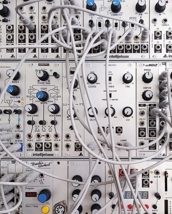 A cover of "Technicque" cluster. The owner is michelb. The cluster consists of 24 elements.