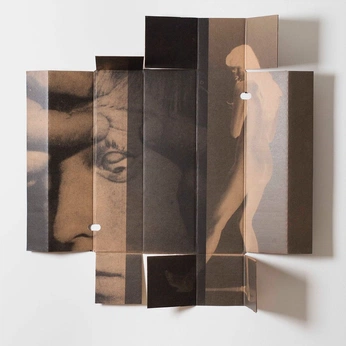 A cover of "Out of frame" cluster. The owner is zaraz7. The cluster consists of 5 elements.