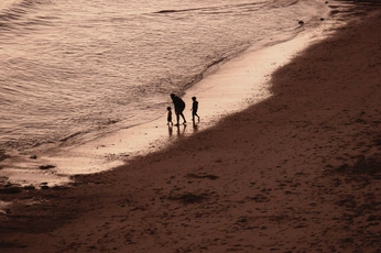 A cover of "Thresholds Gallery" cluster. The owner is tamiry. The cluster consists of 21 elements.