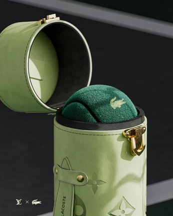 A cover of "Golf bag" cluster. The owner is pedrolito. The cluster consists of 3 elements.