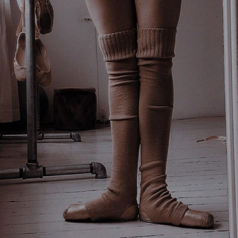 A cover of "dance - pinterest" cluster. The owner is wrenthetitmouse. The cluster consists of 351 elements.