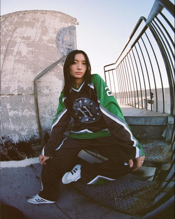 A cover of "esencia de marca" cluster. The owner is laraalvisoalmur. The cluster consists of 1 element.