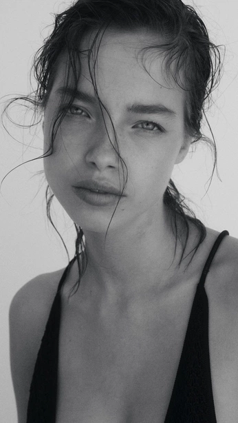 A cover of "moving portraits" cluster. The owner is eskadecci. The cluster consists of 272 elements.