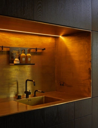 A cover of "LIGHTING" cluster. The owner is patrizialechner. The cluster consists of 39 elements.