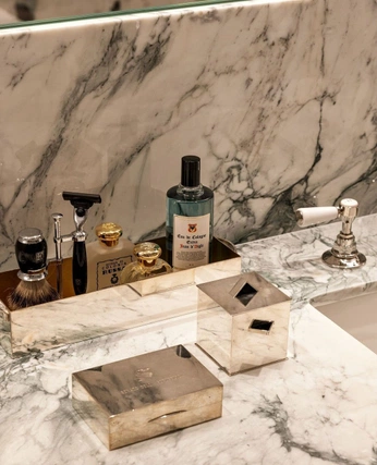 A cover of "Bathroom" cluster. The owner is sandrina. The cluster consists of 2 elements.