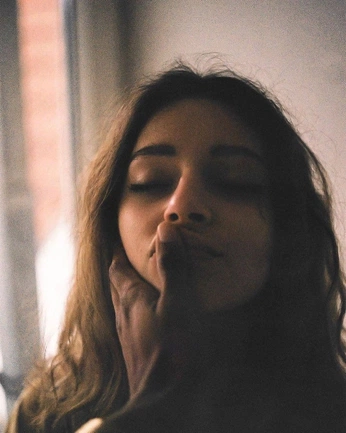 A cover of "feels" cluster. The owner is ofthemoment. The cluster consists of 2 elements.