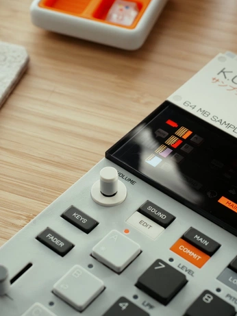 A cover of "Tech" cluster. The owner is and.li. The cluster consists of 25 elements.