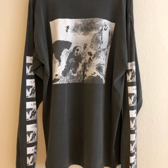 A cover of "Good Merch" cluster. The owner is marianoleonczik. The cluster consists of 5 elements.