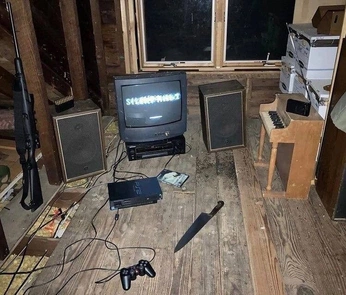 A cover of "apoc" cluster. The owner is neoistheone. The cluster consists of 1 element.