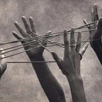 A cover of "𖦹 vórtice" cluster. The owner is vortice. The cluster consists of 22 elements.