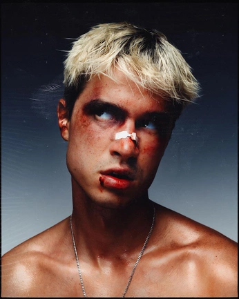 A cover of "Portrait" cluster. The owner is observingthevoid. The cluster consists of 24 elements.