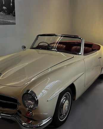 A cover of "Deserved life" cluster. The owner is lunarzir. The cluster consists of 15 elements.