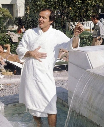 A cover of "Photo" cluster. The owner is bongbong2273. The cluster consists of 57 elements.