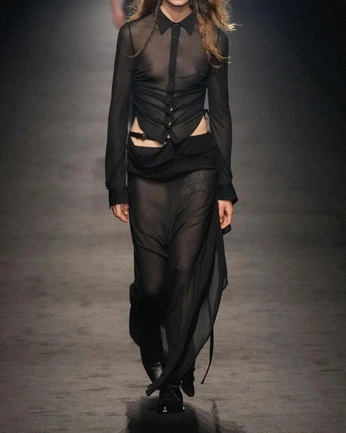 A cover of "mood .☘︎ ܁˖" cluster. The owner is holaferperez. The cluster consists of 6 elements.